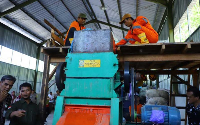 DLH Bantul Berdayakan Masyarakat: Solusi Jitu Atasi Sampah Plastik?
