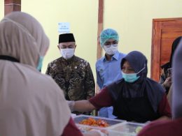 Tinjau MBG Bantul, Tamsil Linrung Pastikan Makanan Sehat & Aman?