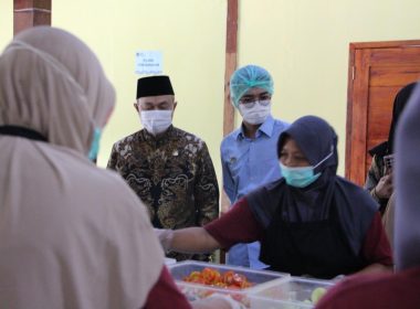 Tinjau MBG Bantul, Tamsil Linrung Pastikan Makanan Sehat & Aman?