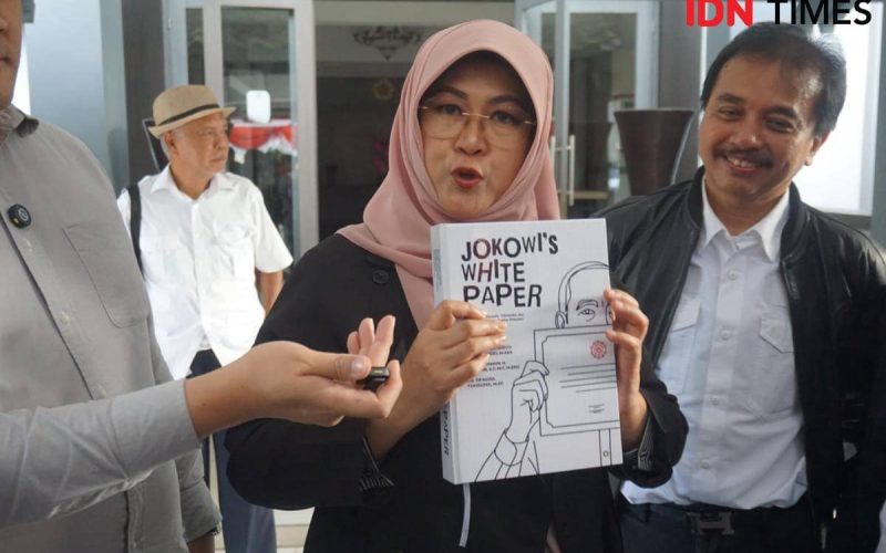 Kontroversi Kunjungan Roy Suryo cs ke Makam Keluarga Jokowi: PSI Angkat Bicara dan Sorotan Publik