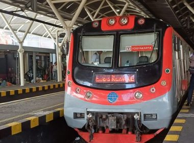 Jadwal KRL Jogja-Solo Desember 2025: Cek Rute & Jam Terbaru!