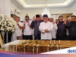 Mengenang Sosok Berwibawa: Karlinah Umar Wirahadikusumah dan Penghormatan dari Para Tokoh Bangsa