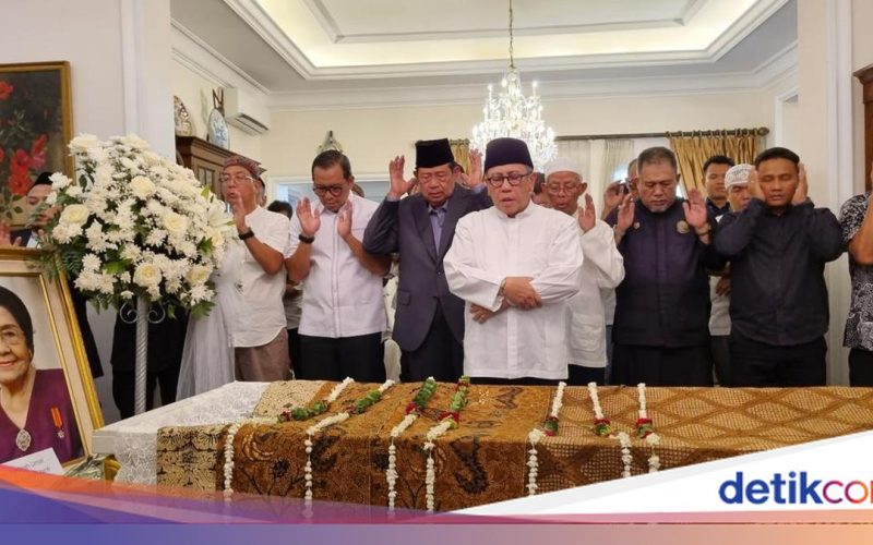 Mengenang Sosok Berwibawa: Karlinah Umar Wirahadikusumah dan Penghormatan dari Para Tokoh Bangsa