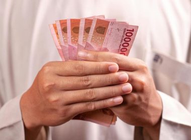 Daftar Bansos yang Cair Oktober 2025: Siapa Saja yang Berhak Menerima?