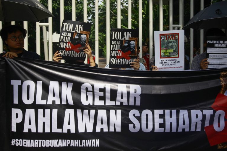 Kontroversi Soeharto: Usulan Pahlawan Nasional dan Kecaman Kelompok HAM